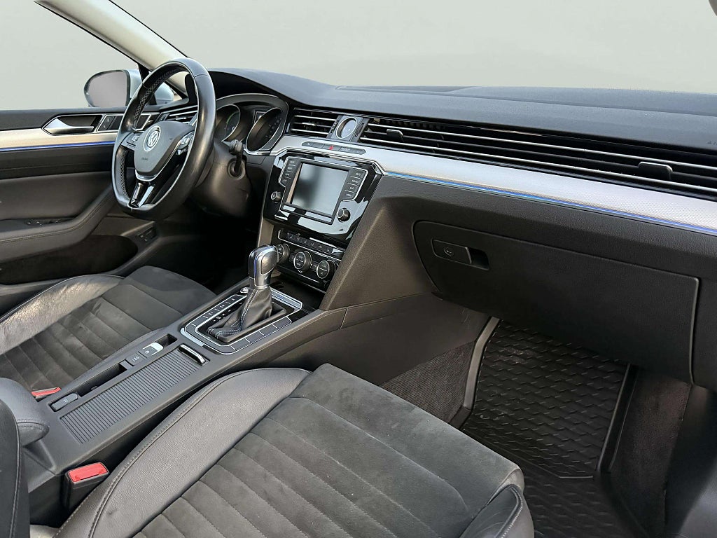 Volkswagen Passat Variant GTE 1.4 TSI ACT Nybesiktigad Kamrem bytt - miniatyr 14