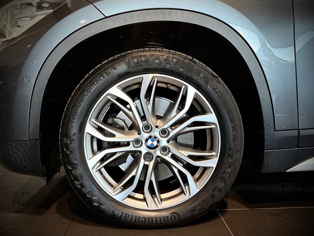 BMW X1 xDrive20d Steptronic xLine Läder Navi Head Up Drag - bild 6