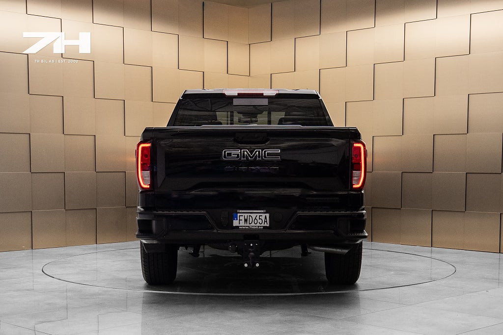 GMC Sierra 1500 Crew Cab 3L Duramax / 360° / BOSE® / Glastaklucka