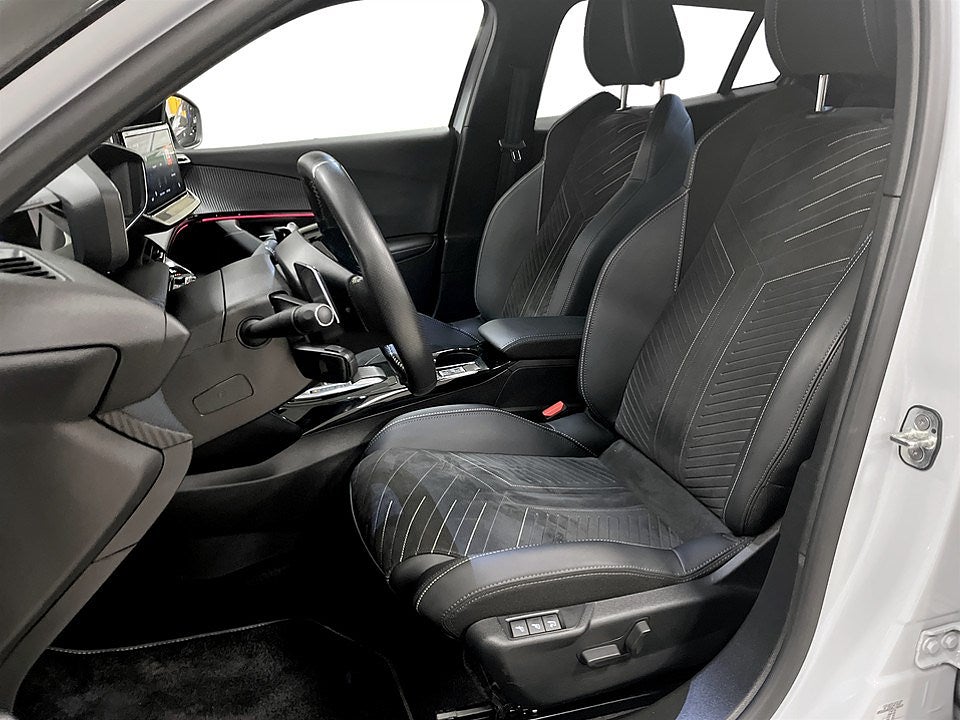 Bild på Peugeot 2008 GT 1.2 PT 130hk Aut - B-KAMERA, EN ÄGARE