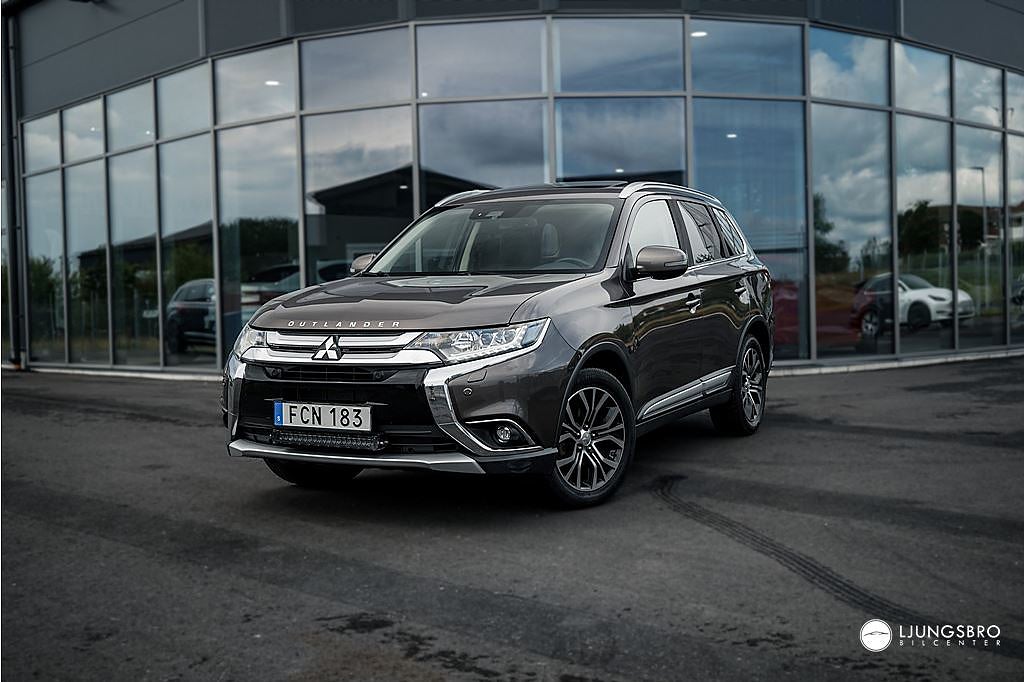 Mitsubishi Outlander 2.2 Di-D 4WD 150hk / Drag / Kamera / Pano