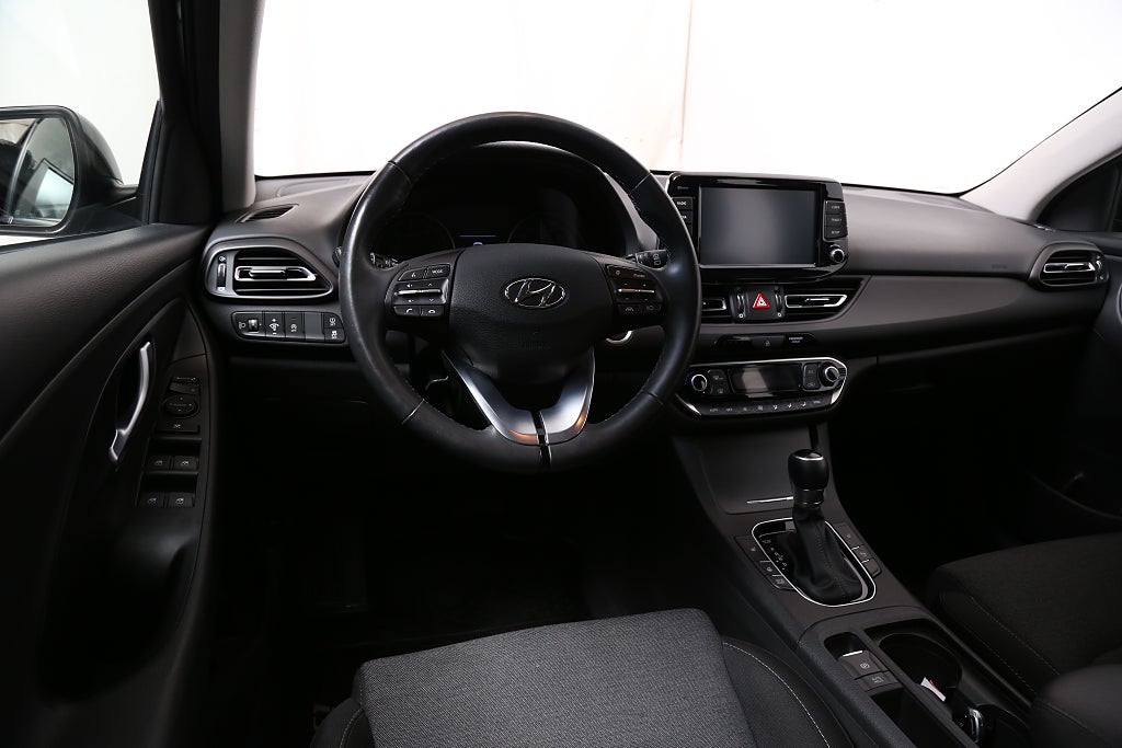 Hyundai i30 1,5 T-GDI 48V MHEV 159hk Essential Aut Drag Nybilsg 2022