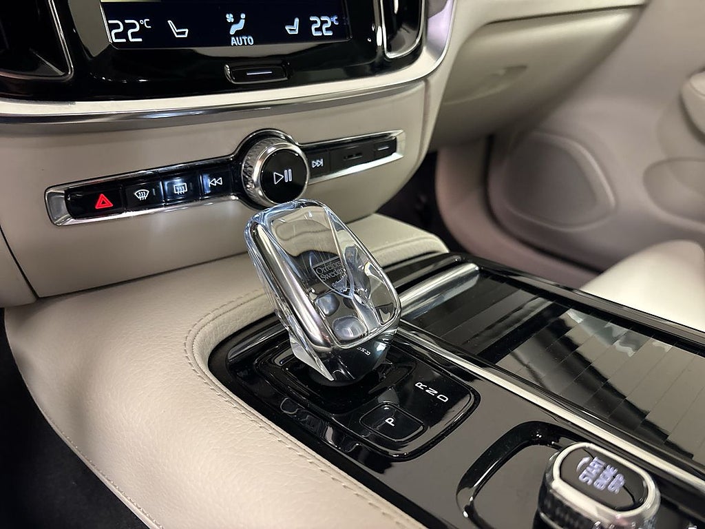 Volvo V60 Recharge T8 AWD Inscription//HarmanKardon//