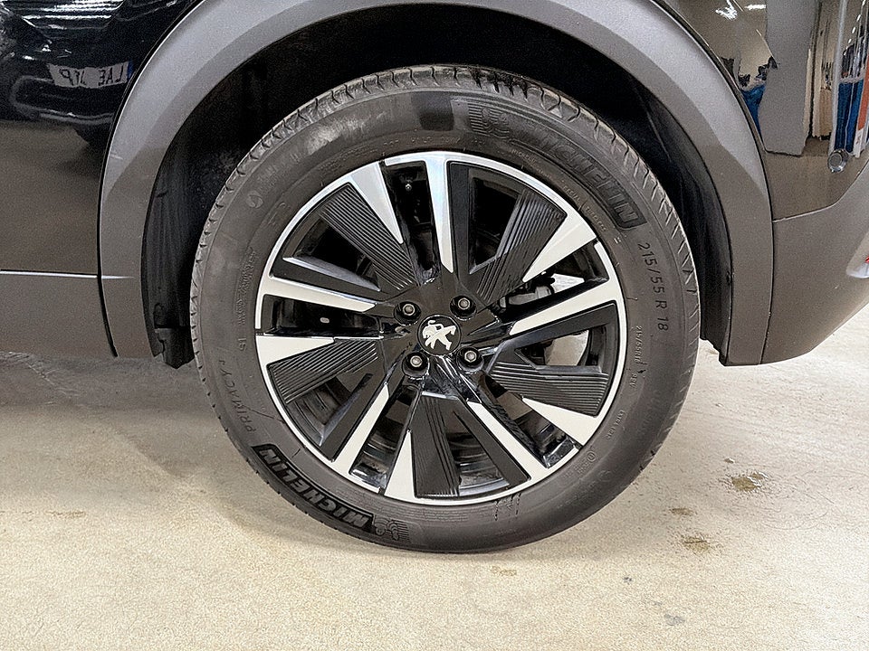 Bild på Peugeot E-2008 GT 50kWh 136hk Aut CARPLAY NAVI