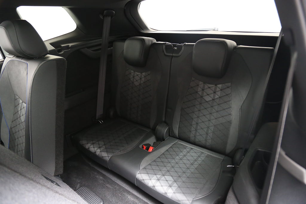 Volkswagen Tayron 2,0 TDI 193hk R-Line 4Motion 7-Sits Värme Drag Leasbar 2025