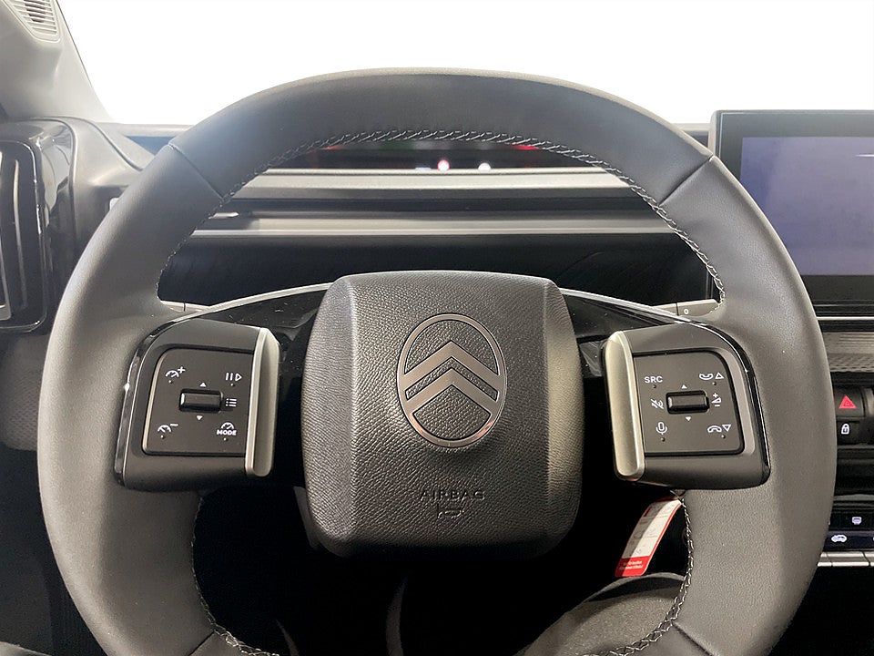Bild på Citroën C3 Aircross Plus Hybrid 145hk - DEMO