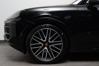 SUV Porsche Cayenne 8 av 32