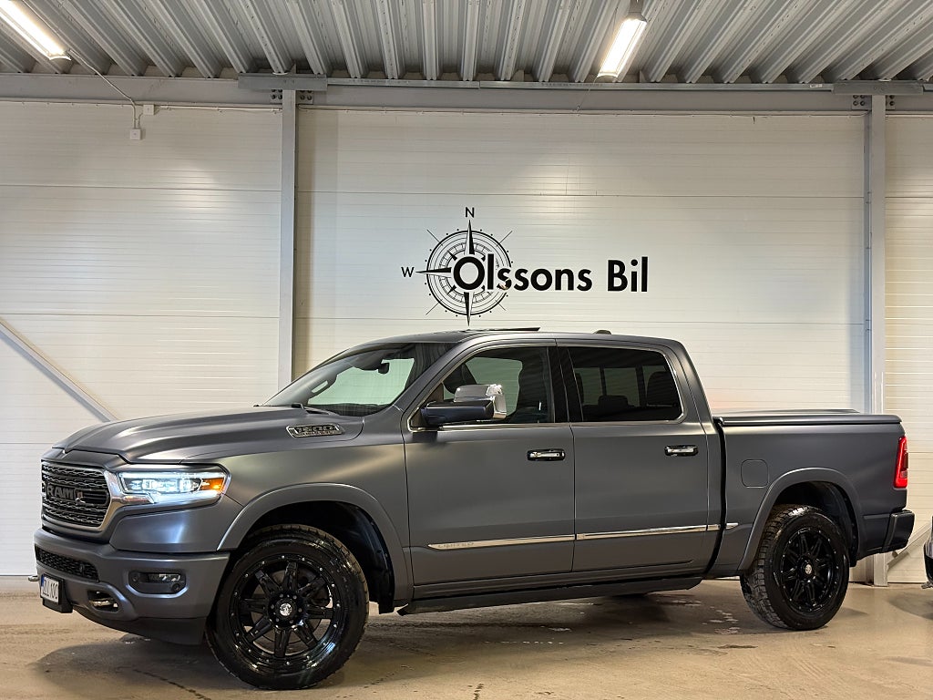 RAM 1500 Crew Cab 5.7 V8 LIMITED Drag Pano GPS Läder Lock MOMS