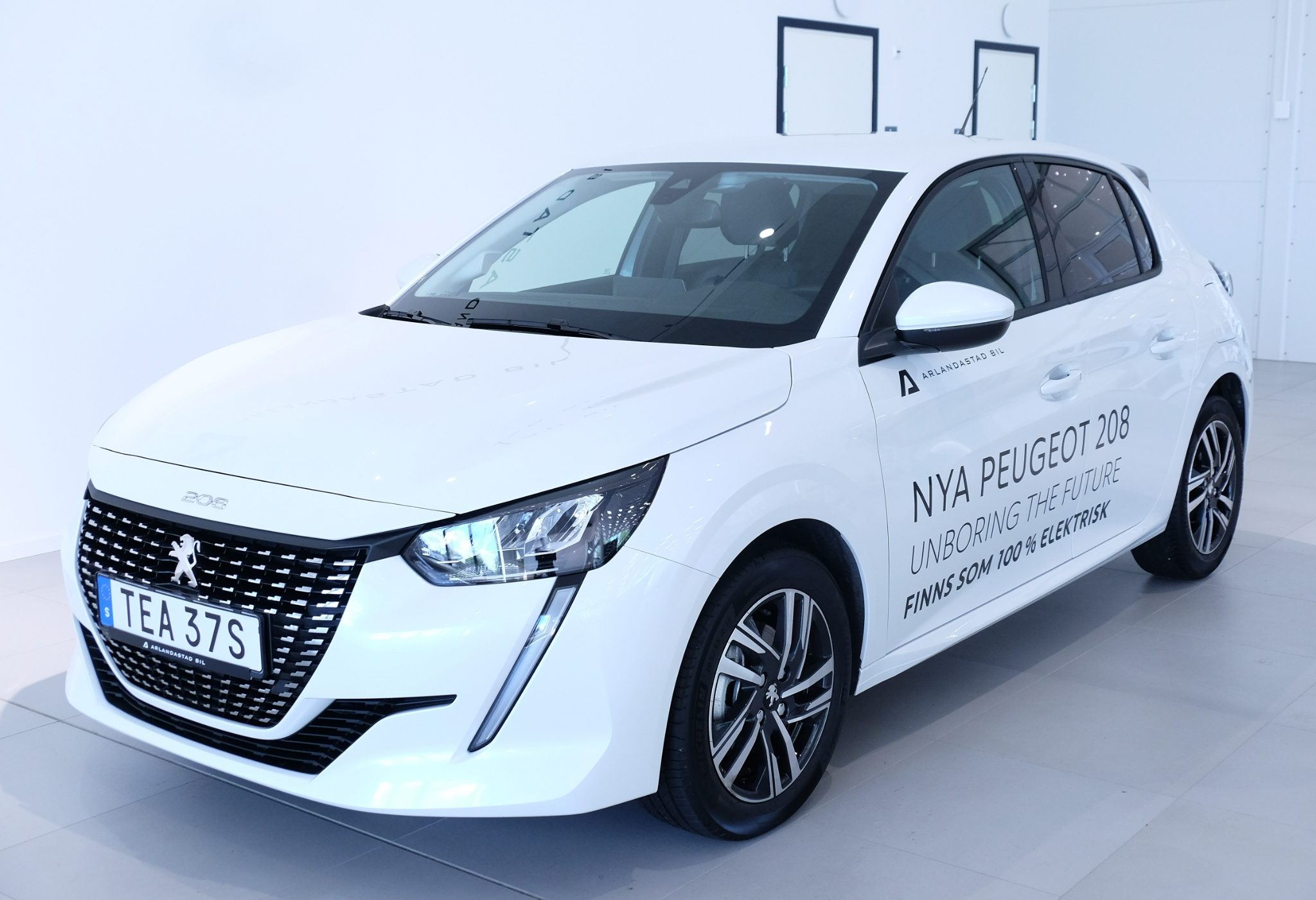 Peugeot 208 Allure Pack PT 100hk AUT 2023, kuva 2/44