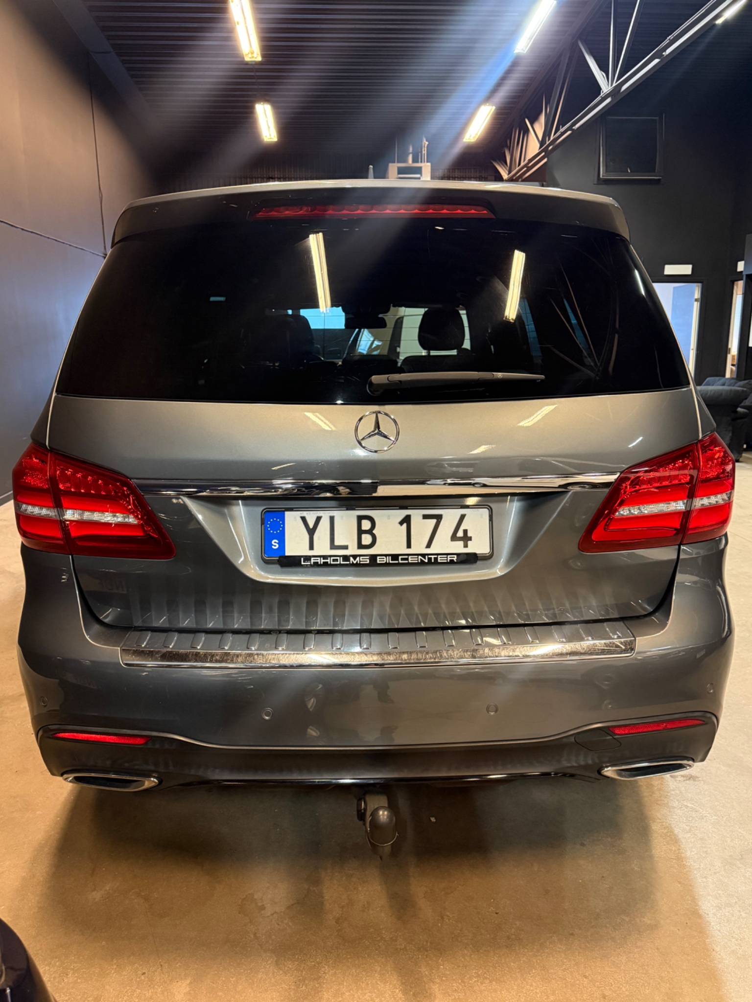 Mercedes-Benz GLS 2017, photo 7/42