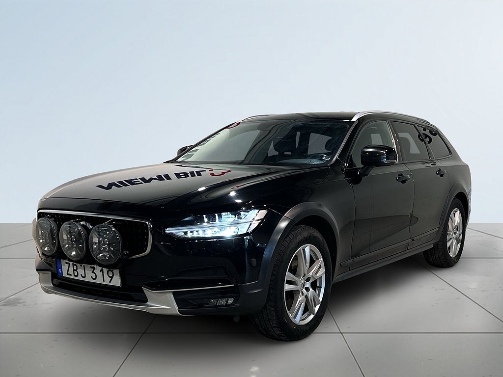 Volvo V90 Cross Country D4 AWD Pro Drag Pvärm Mvärm GPS Kamera GPS SoV