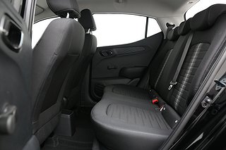 Halvkombi Hyundai i10 6 av 17