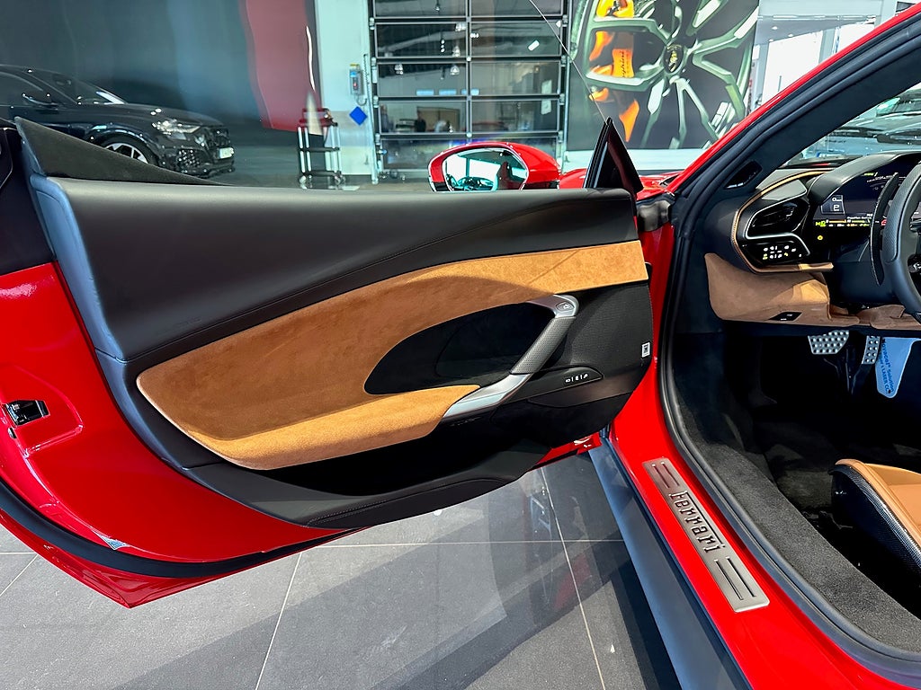 Ferrari 296 GTS 830 hk Lift / Leasebar / Carbon / JBL - bild 10