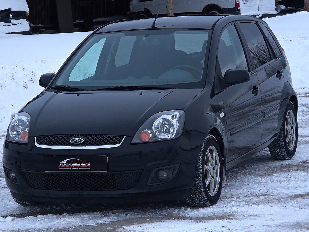 Ford Fiesta 5-dörrar 1.3 / NYBESIKTIGAD