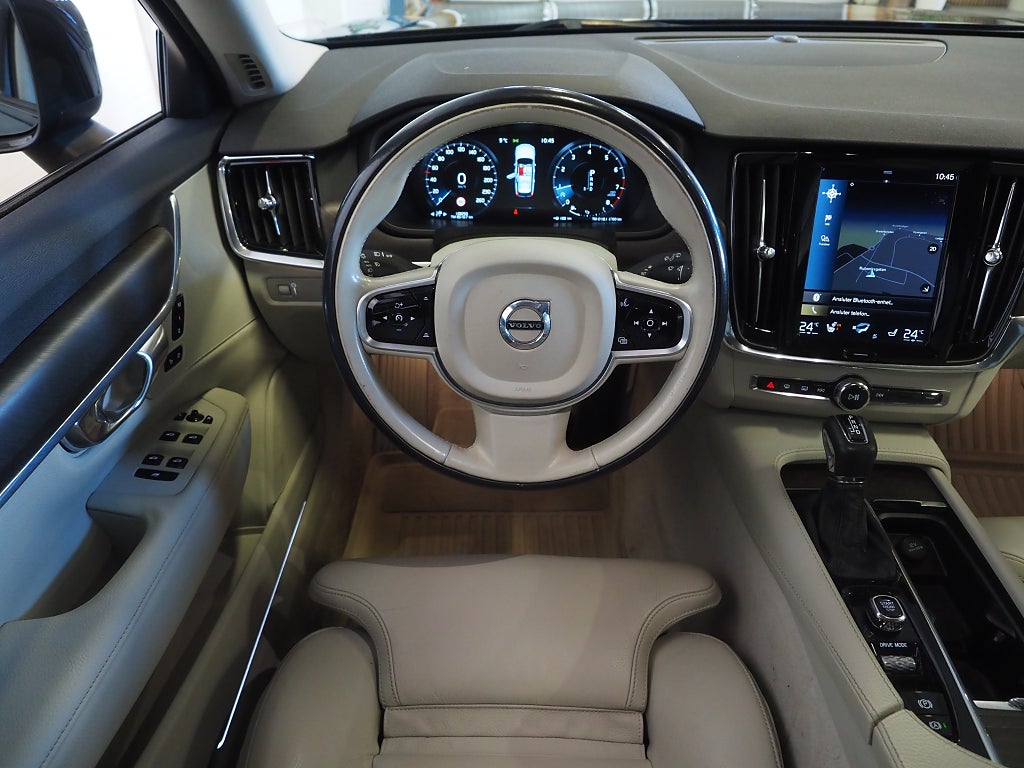 Volvo V90 Cross Country T5 AWD 254hk Inscription Pro | Drag | Kamera | Navi |