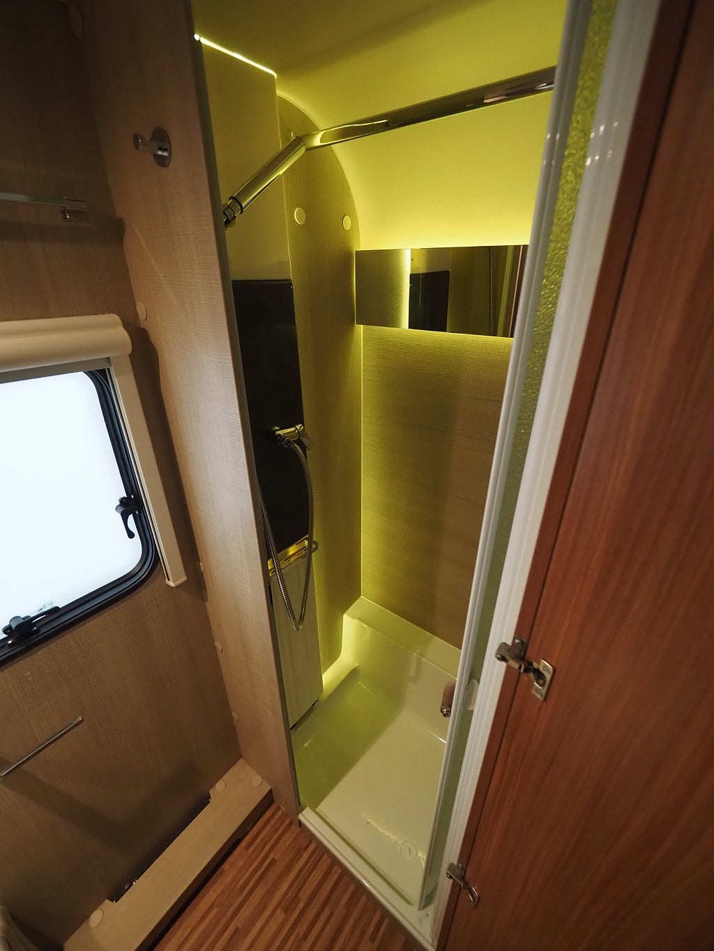 Adria Adora 563 PT Barnkammarvagn Alde