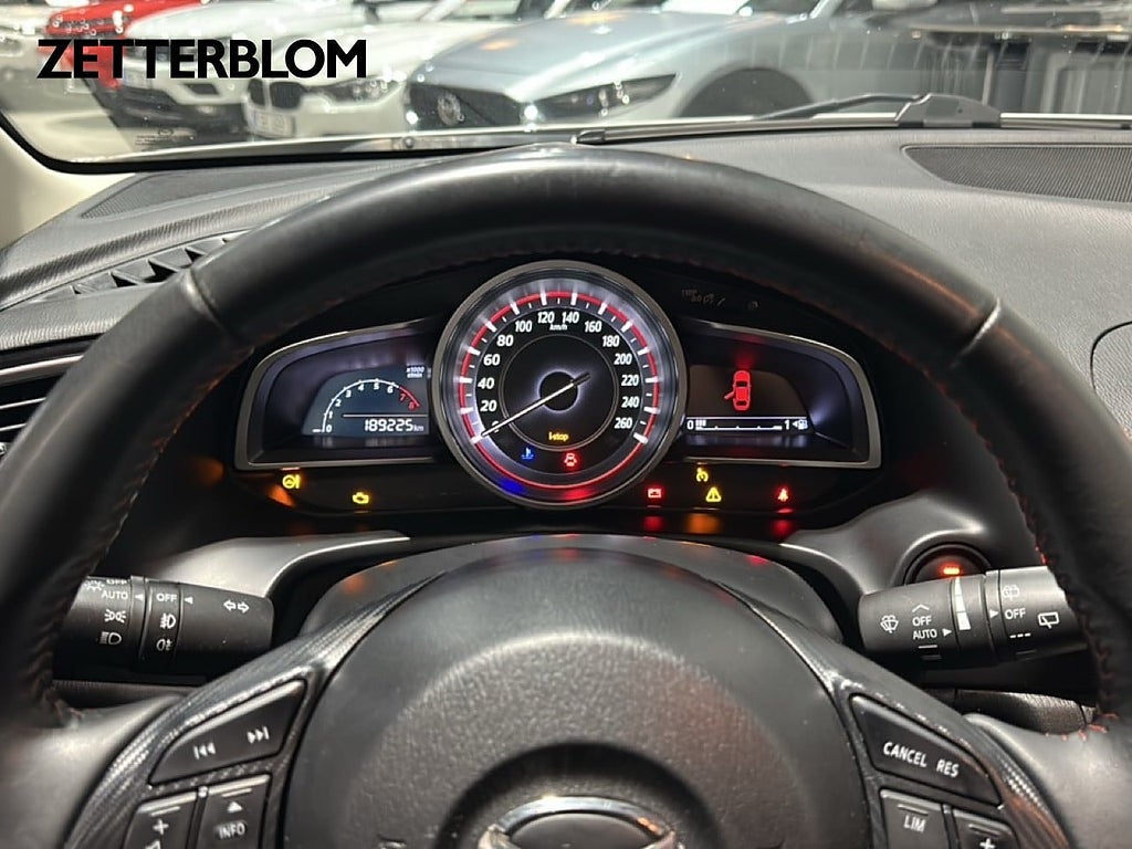 Halvkombi Mazda 3 11 av 21