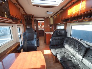 Husbil-halvintegrerad Concorde Charisma 890 LS 13 av 31