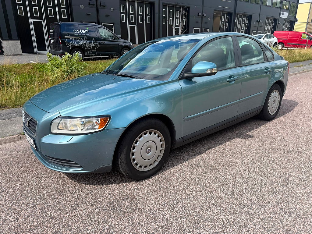 Volvo S40 1.6 D 109hk Nybesiktigad OBS Välvårdad!