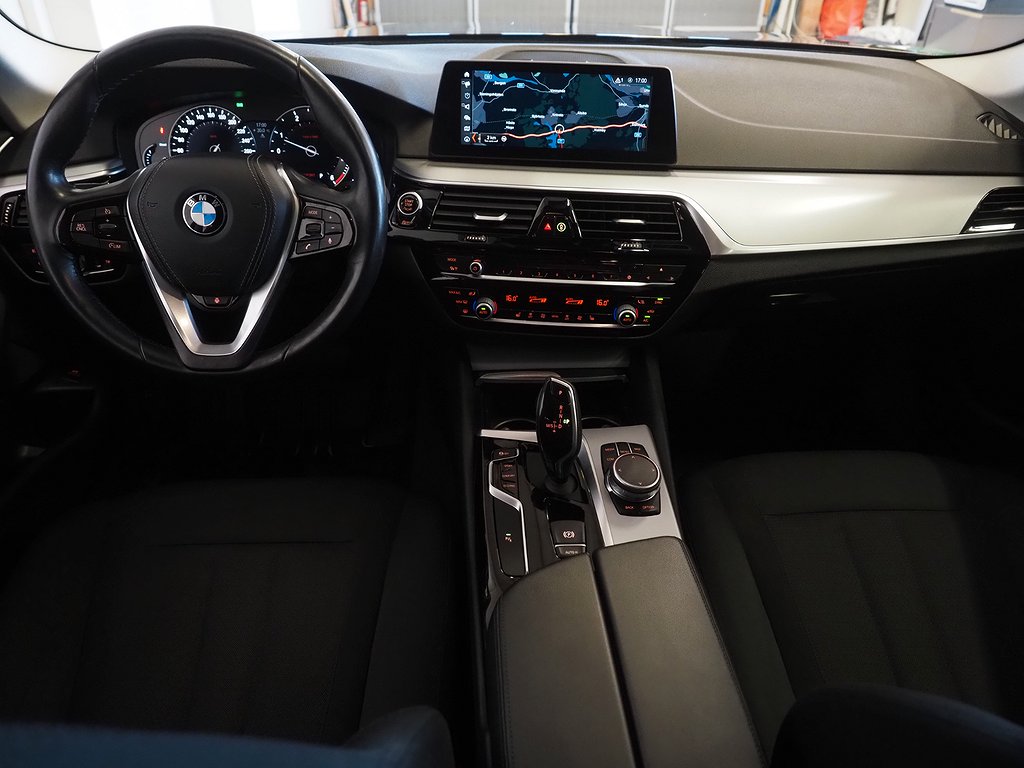 BMW 520 d Touring 190hk Steptronic Backkamera Navi 2018
