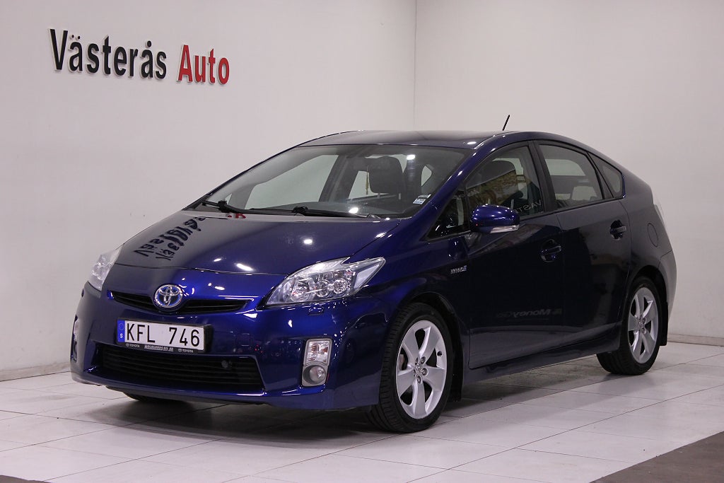 Toyota Prius Hybrid CVT Automat Navi Bakkamera136hk