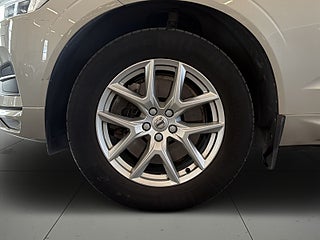 Volvo XC60 B4 AWD Momentum Advanced S&V-hjul Värmare Drag Kamera – bild 14
