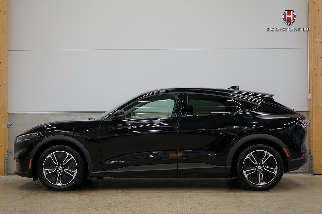 Ford Mustang Mach-E Standard Range B&O 360 Blis Skinn Adp farthållare