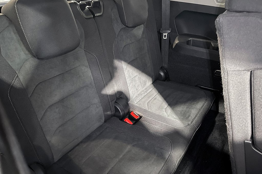 Volkswagen Tiguan Allspace R-LINE |4WD|DRAG | 7sits| Värmare 2019