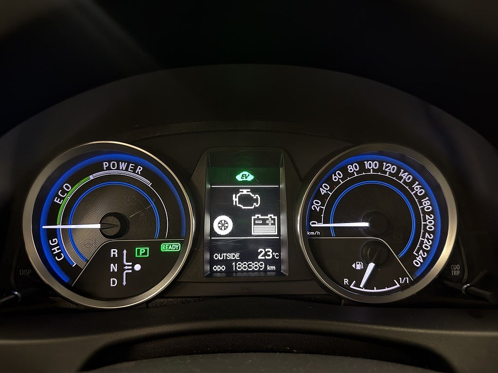 Toyota Auris Hybrid e-CVT, Navi, Kamera, 3 brukare