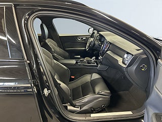 Volvo V60 Recharge T8 AWD Plus Dark R-Design MOMS/1Ägare/Drag/S&V – bild 10