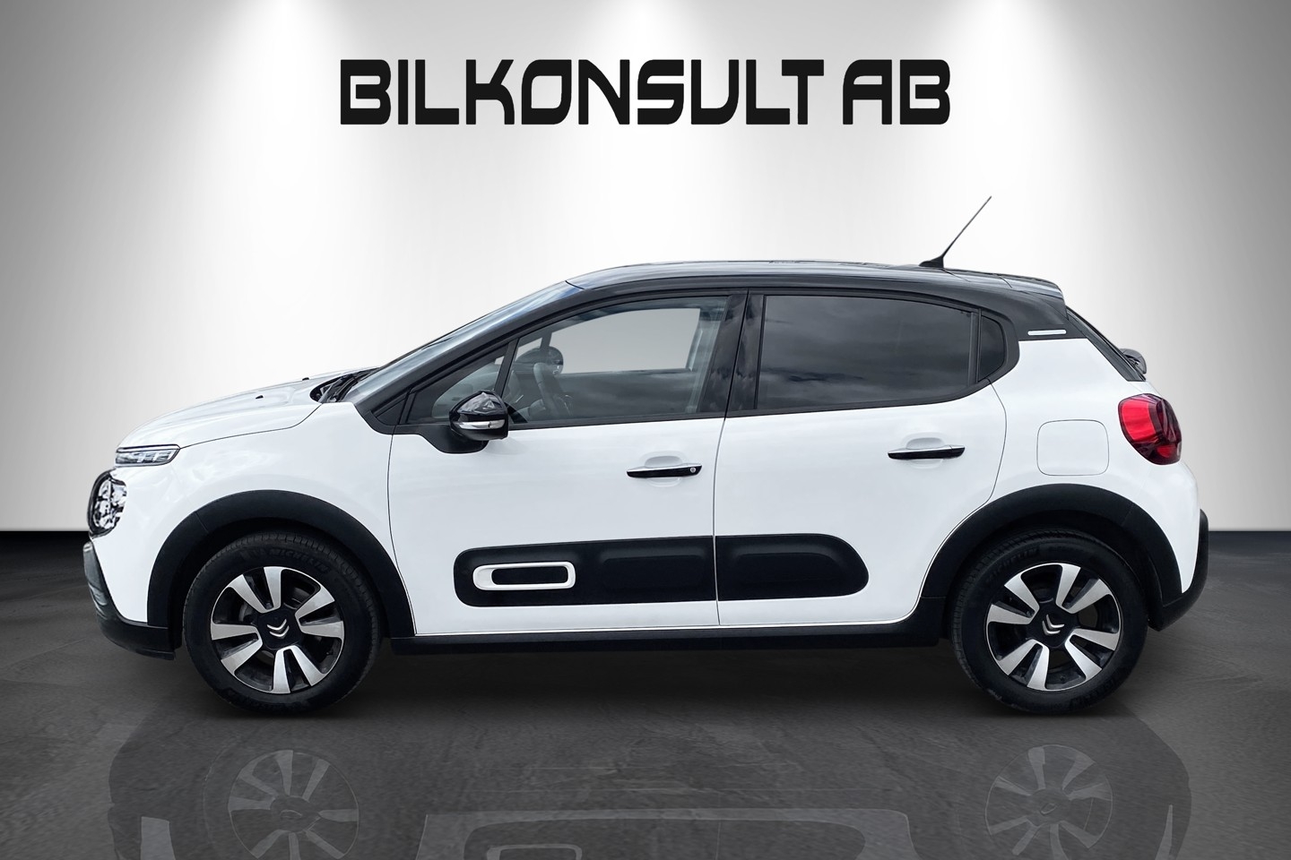 Citroen C3 Shine Puretech 82 HK 2023, bild 2/42