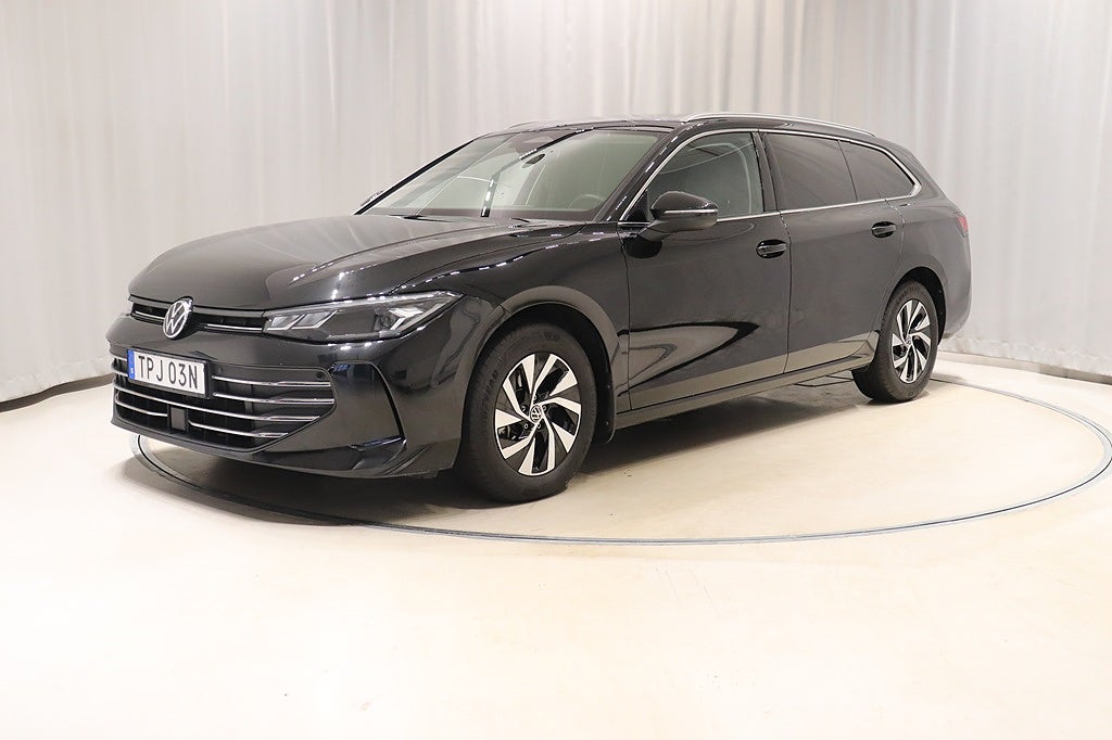 Volkswagen Passat Business 1.5 TSI 150Hk Aut Drag Värmare Navi Kamer