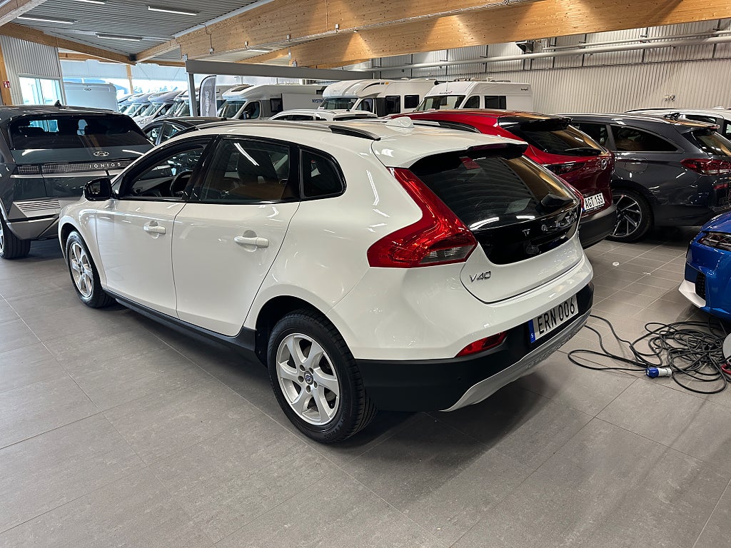 Volvo V40 Cross Country D2 Momentum Vinterhjul thumbnail