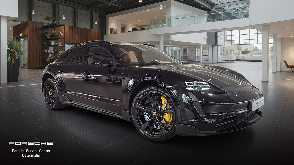 Porsche Taycan Turbo S Cross Turismo