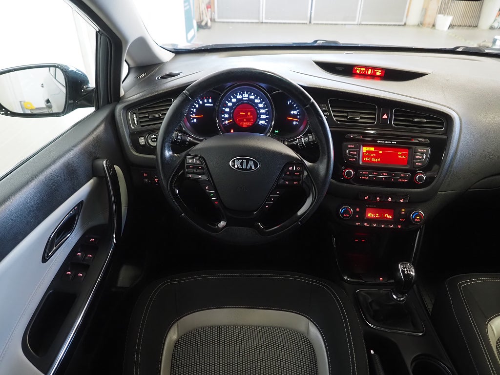 Kia Ceed cee'd 1.6 CRDi 110hk EX Comfort | Dragkrok | 2014