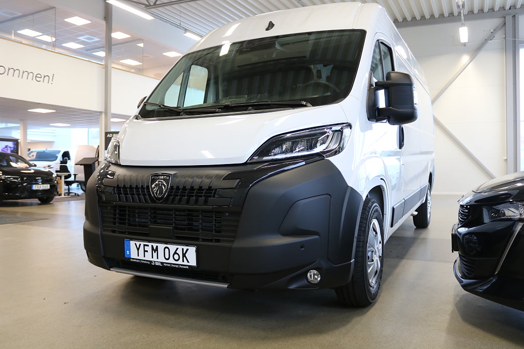 Bild på Peugeot Boxer BlueHDi 180hk Aut L3H2 - DEMO