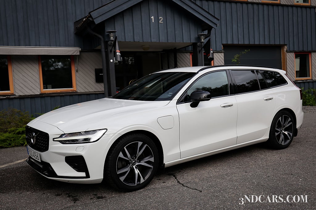 Volvo V60 T8 Twin Engine AWD R-Design Dragkrok Nybesiktad