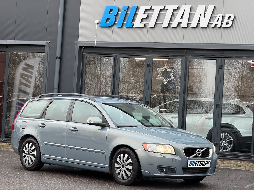 Volvo V50 D2 Momentum|Dragkrok|Värmare