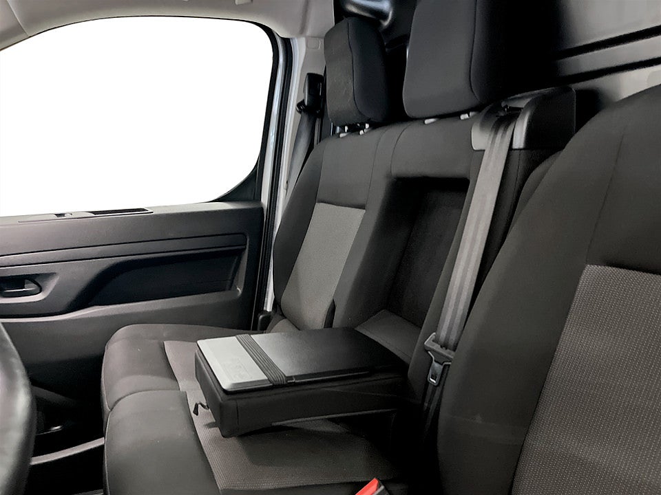 Bild på Opel Vivaro Business 2.0 BHDi 145hk Aut L3 B-KAMERA CARPLAY
