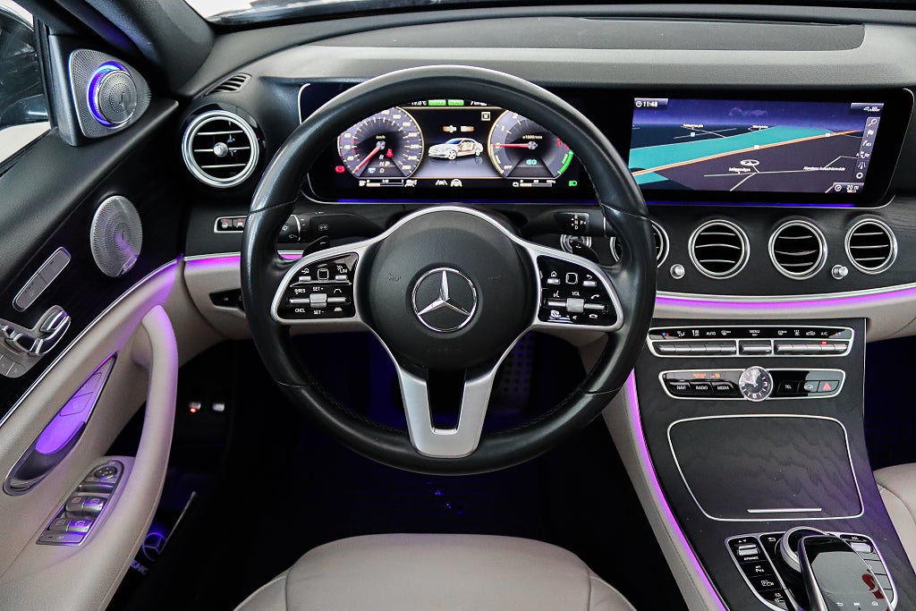 Mercedes-Benz E 300 de PLUG-IN AMG Pano Burmester 3D Widescreen Drag