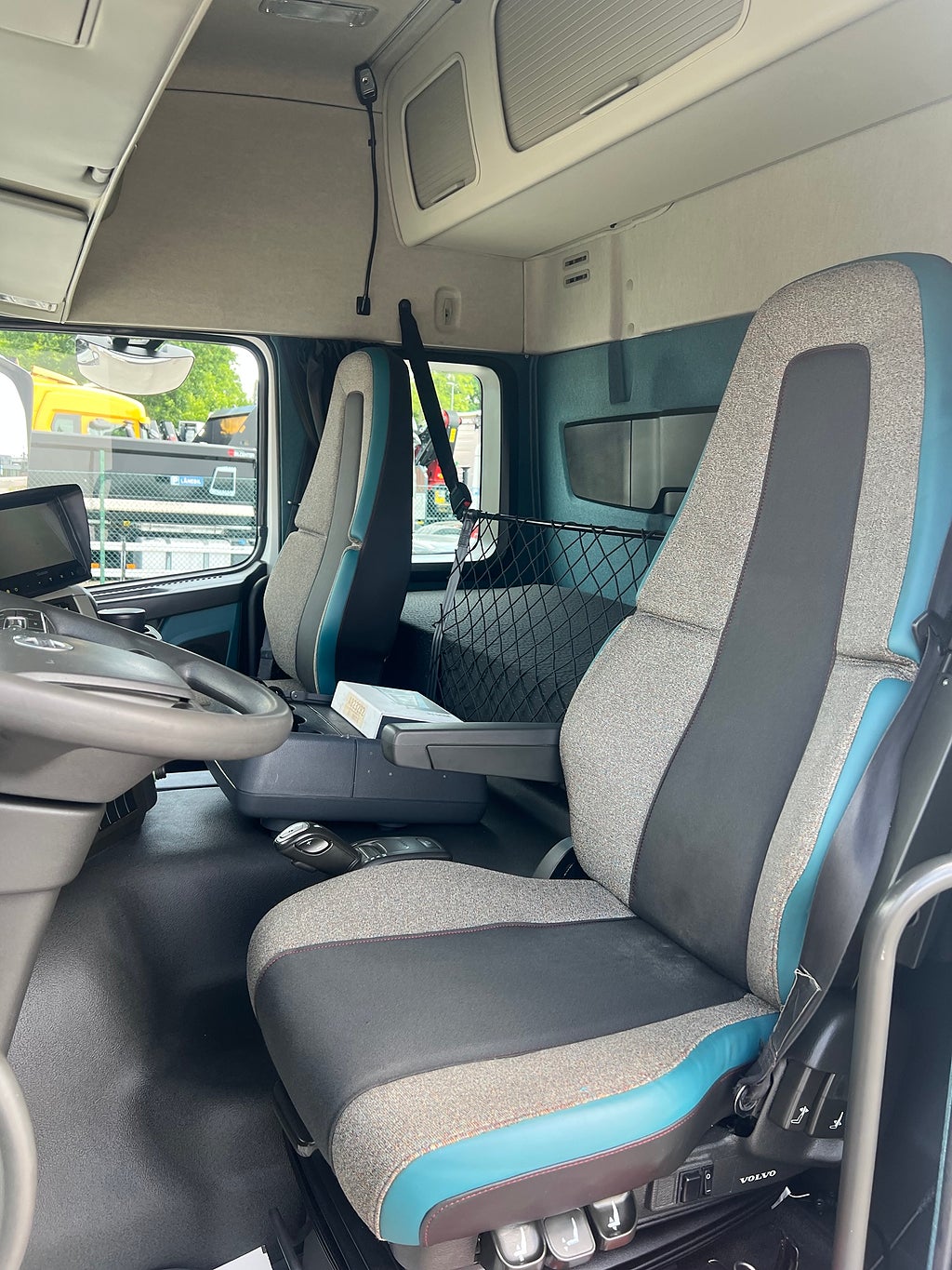 Volvo FM13 410 6x2 Skåpbil, *17 400 Mil*, Euro 6