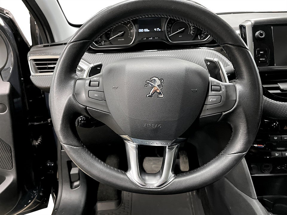 Bild på Peugeot 208 Style 1.2 PT 82hk Aut - PANO, P-SENSORER