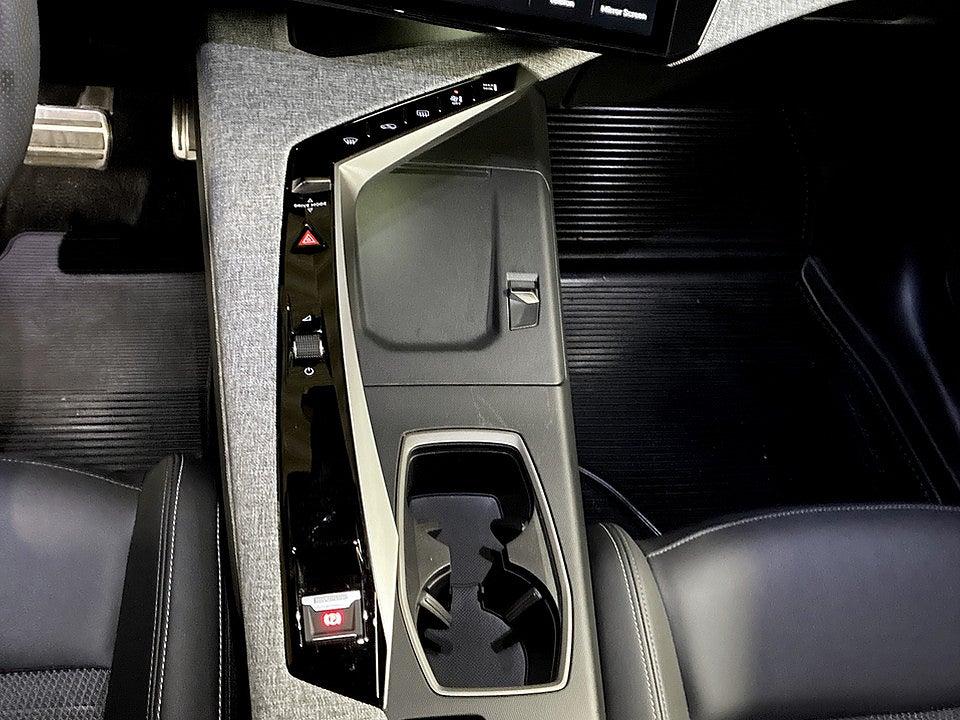 Bild på Peugeot 3008 GT Hybrid 145hk Aut B-KAMERA CARPLAY