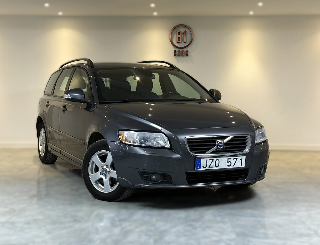 Volvo V50 1.8 Flexifuel Momentum Nybesiktigad Lågskatt Dragkrok 
