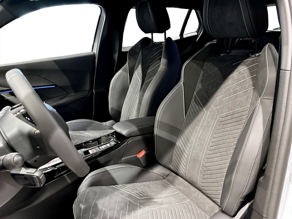 Bild på Peugeot 2008 2008 GT Hybrid Aut - DEMO