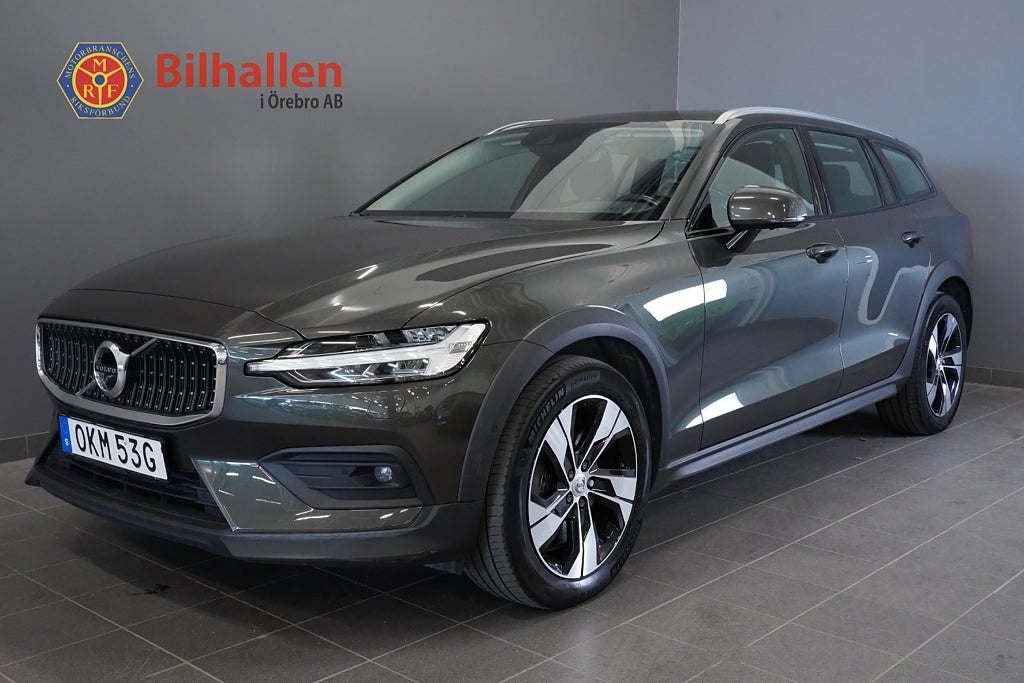 Volvo V60 Cross Country B4 AWD Advanced II Panorama Drag Navi 360 VoC Harman