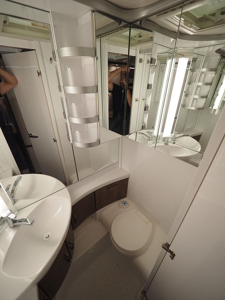 Hobby 560 LU Prestige Cykelställ Ugn Långbäddar 2020