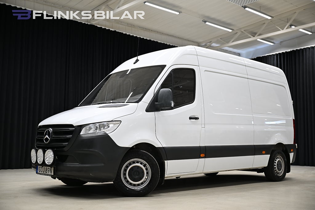 Mercedes-Benz Sprinter 211 CDI 9G 114HK Automat|Inredd|Drag|Värmare|Backkamera