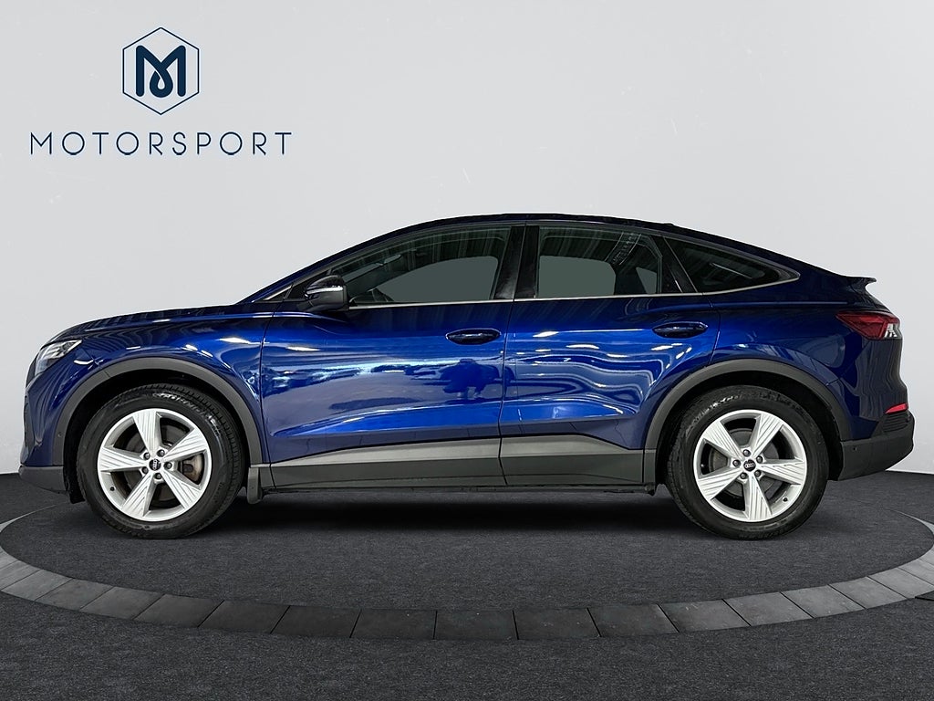 Audi Q4 40 Sportback e-tron Dragkrok Värmepump Backkamera bild 3