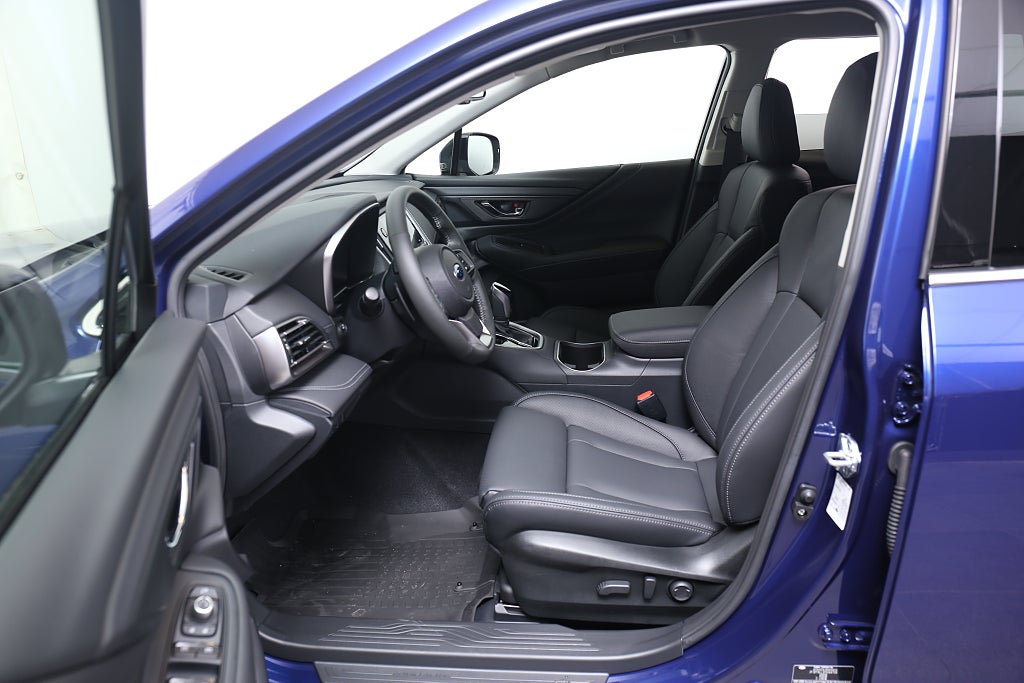 Subaru Outback Limited|  3 fria Service.